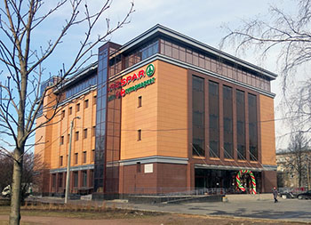 Торгово-офисный центр на Савушкина 21